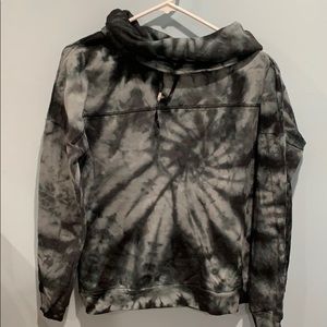Srunched neck tie-dye hoddie